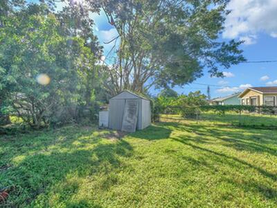 462 NW Sherbrooke Avenue, Port Saint Lucie, FL 34983