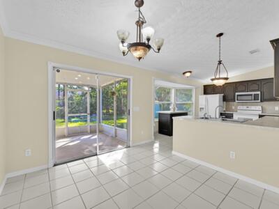 462 NW Sherbrooke Avenue, Port Saint Lucie, FL 34983