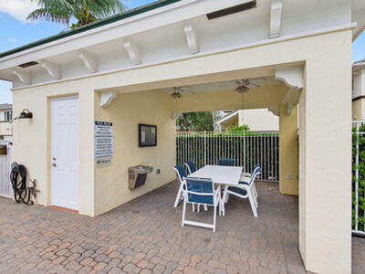 518 N Federal Highway, Lake Worth Beach, FL 33460