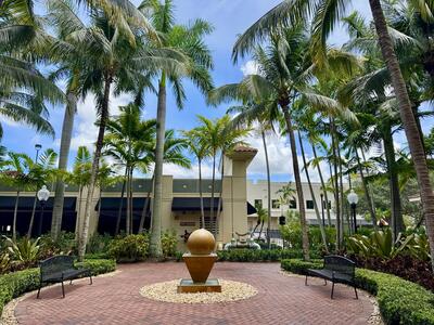 4907 Midtown Lane, Palm Beach Gardens, FL 33418