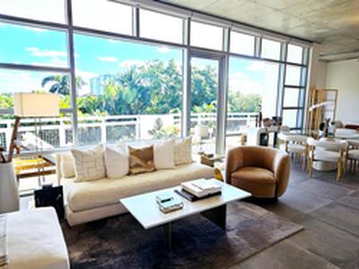 365 SE 6th Avenue, Delray Beach, FL 33483