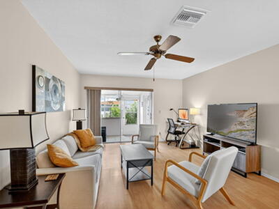 2673 Barkley Drive E, West Palm Beach, FL 33415