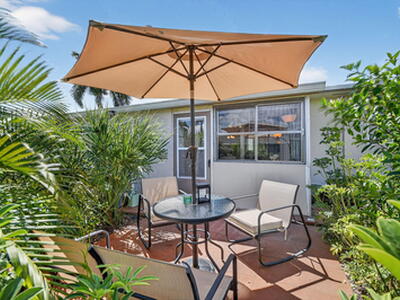 2673 Barkley Drive E, West Palm Beach, FL 33415