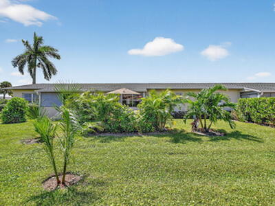 2673 Barkley Drive E, West Palm Beach, FL 33415