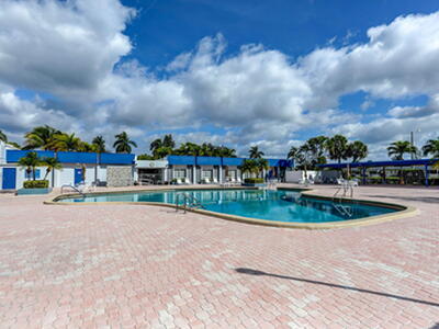 2673 Barkley Drive E, West Palm Beach, FL 33415