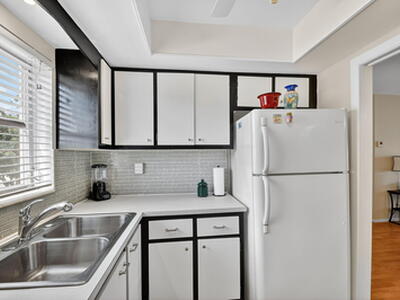 2673 Barkley Drive E, West Palm Beach, FL 33415