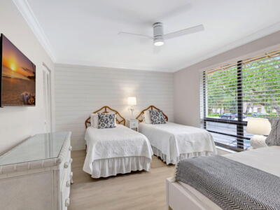 438 S Brackenwood Lane S, Palm Beach Gardens, FL 33418