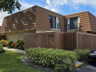 3900 County Line Road, Tequesta, FL 33469