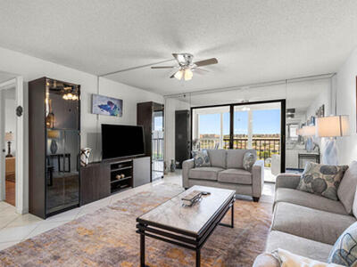 7310 Ashford Place, Delray Beach, FL 33446