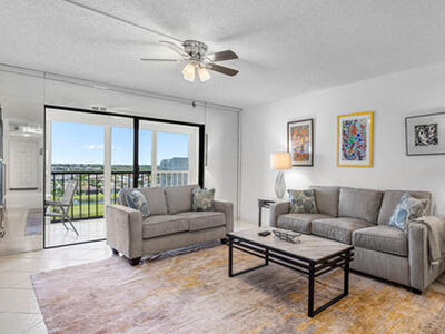 7310 Ashford Place, Delray Beach, FL 33446