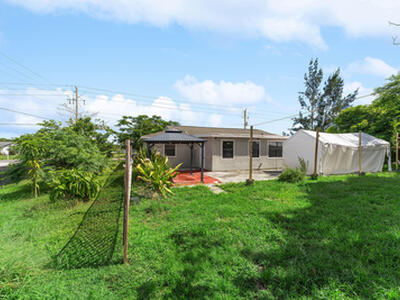 480 SW Lakehurst Drive, Port Saint Lucie, FL 34983