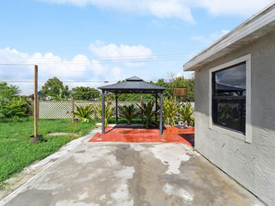 480 SW Lakehurst Drive, Port Saint Lucie, FL 34983