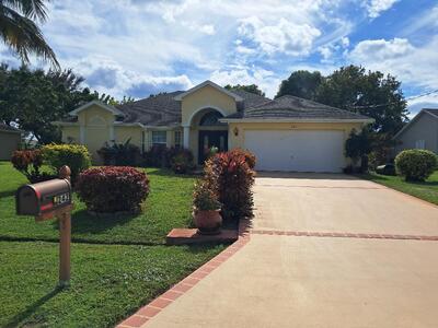 242 SW Amesbury Avenue, Port Saint Lucie, FL 34953