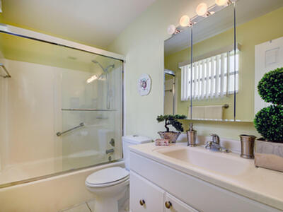 219 Lake Meryl Drive, West Palm Beach, FL 33411