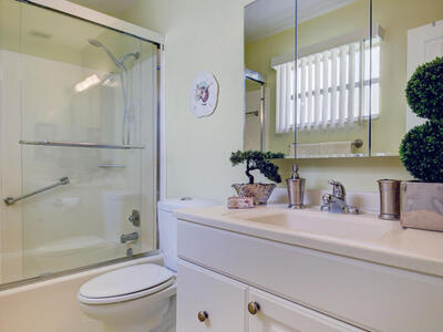 219 Lake Meryl Drive, West Palm Beach, FL 33411