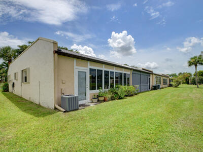 219 Lake Meryl Drive, West Palm Beach, FL 33411