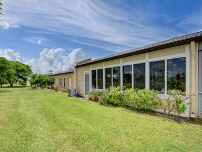 219 Lake Meryl Drive, West Palm Beach, FL 33411