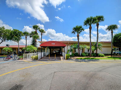 219 Lake Meryl Drive, West Palm Beach, FL 33411