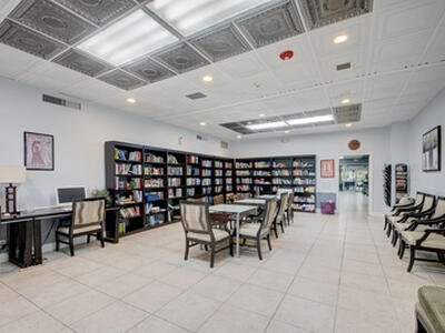 219 Lake Meryl Drive, West Palm Beach, FL 33411