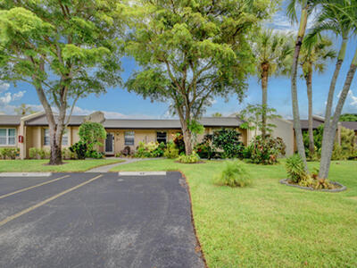 219 Lake Meryl Drive, West Palm Beach, FL 33411