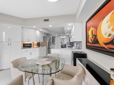 1900 Consulate Place, West Palm Beach, FL 33401