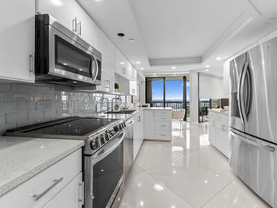 1900 Consulate Place, West Palm Beach, FL 33401