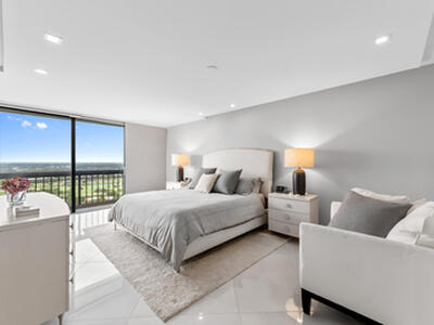 1900 Consulate Place, West Palm Beach, FL 33401