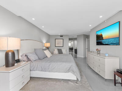 1900 Consulate Place, West Palm Beach, FL 33401