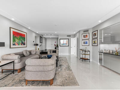 1900 Consulate Place, West Palm Beach, FL 33401