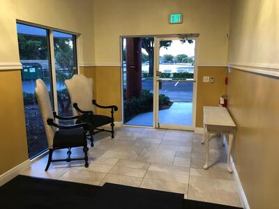 4480 S Tiffany Drive, Mangonia Park, FL 33407