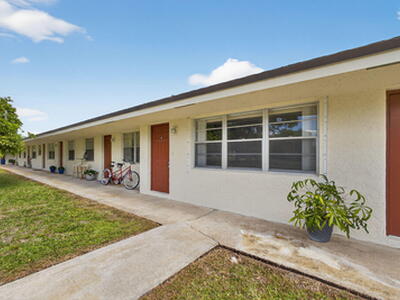 8585 Church St SE, Hobe Sound, FL 33455