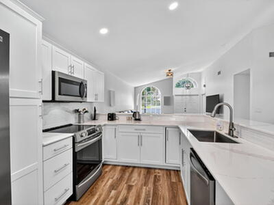 1891 Oak Berry Circle, Wellington, FL 33414