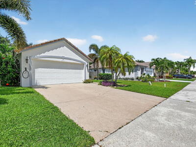 1891 Oak Berry Circle, Wellington, FL 33414