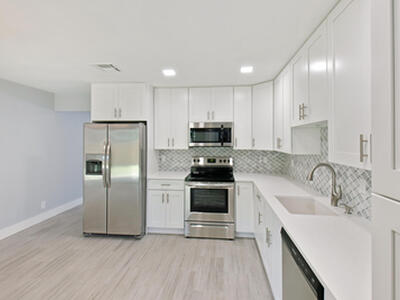 9126 Roan Lane, West Palm Beach, FL 33403