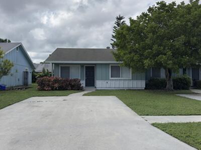 9221 W Highland Pines Drive, Palm Beach Gardens, FL 33418