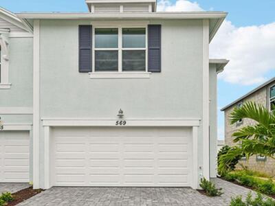 569 Salisbury Circle, Fort Pierce, FL 34982