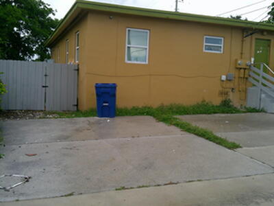 900 W 9th Street 1, Riviera Beach, FL 33404