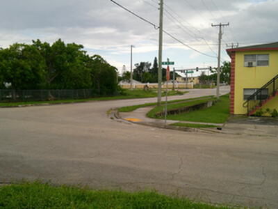 900 W 9th Street 1, Riviera Beach, FL 33404