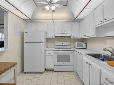 359 Saxony H, Delray Beach, FL 33446