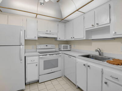 359 Saxony H, Delray Beach, FL 33446