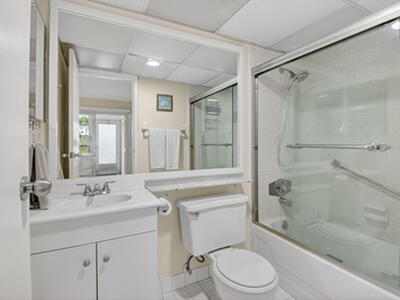 359 Saxony H, Delray Beach, FL 33446