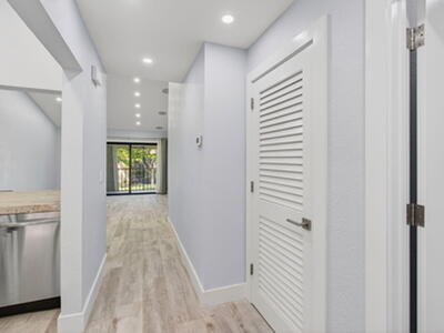 3939 NE 5th Avenue, Boca Raton, FL 33431