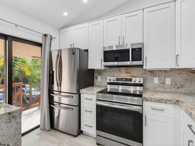 3939 NE 5th Avenue, Boca Raton, FL 33431