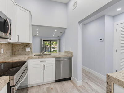 3939 NE 5th Avenue, Boca Raton, FL 33431