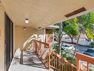 3939 NE 5th Avenue, Boca Raton, FL 33431