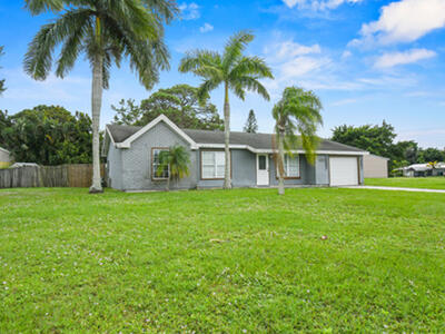 2079 SE Triumph Road, Port Saint Lucie, FL 34952