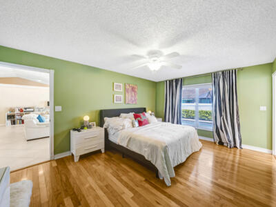 7661 W Country Club Boulevard, Boca Raton, FL 33487