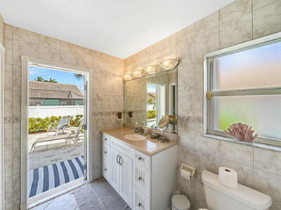 7661 W Country Club Boulevard, Boca Raton, FL 33487