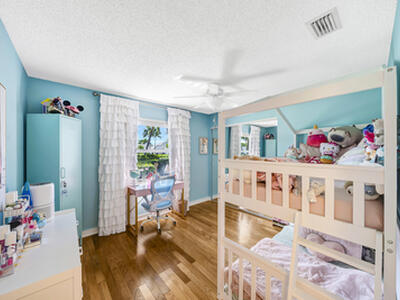 7661 W Country Club Boulevard, Boca Raton, FL 33487