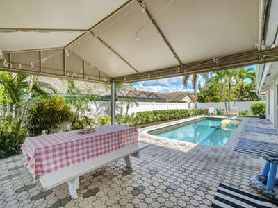 7661 W Country Club Boulevard, Boca Raton, FL 33487